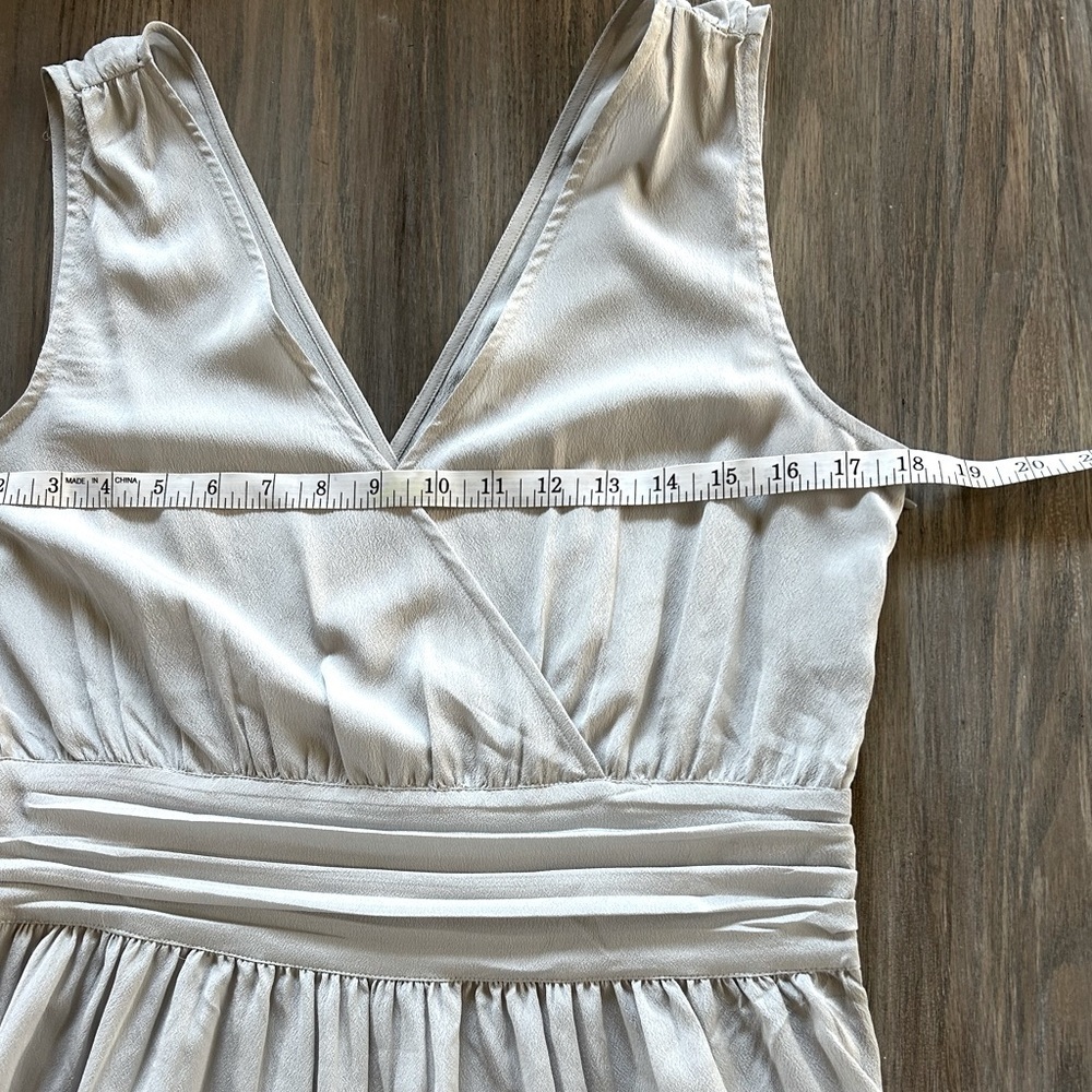 Women’s Banana Republic Gray Sleeveless Cross Front & Back Peplum Top Sz 10 - Picture 11 of 13